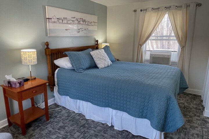 Room 44 of 99