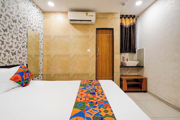 Room 16 of 32