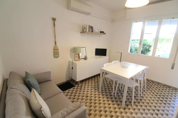 Room 3 of 11