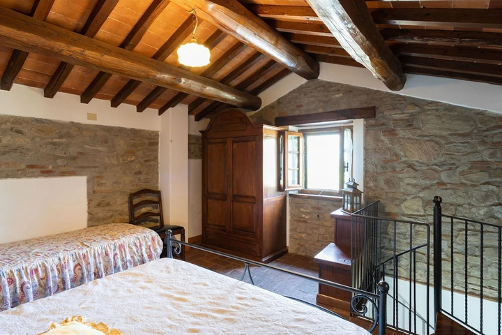 Room 4 of 14
