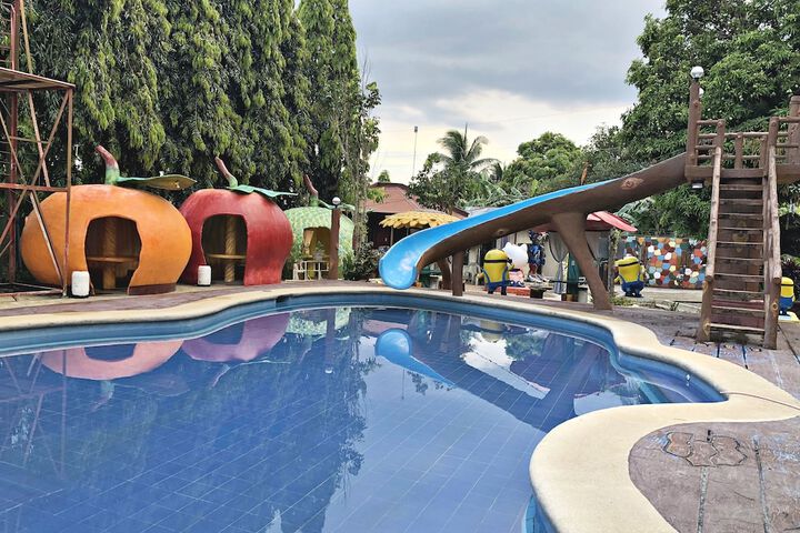 Pool 35 of 54