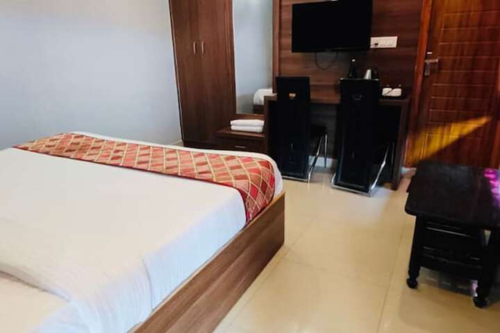 Room 6 of 64