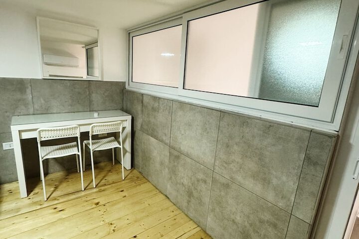 Room 16 of 27