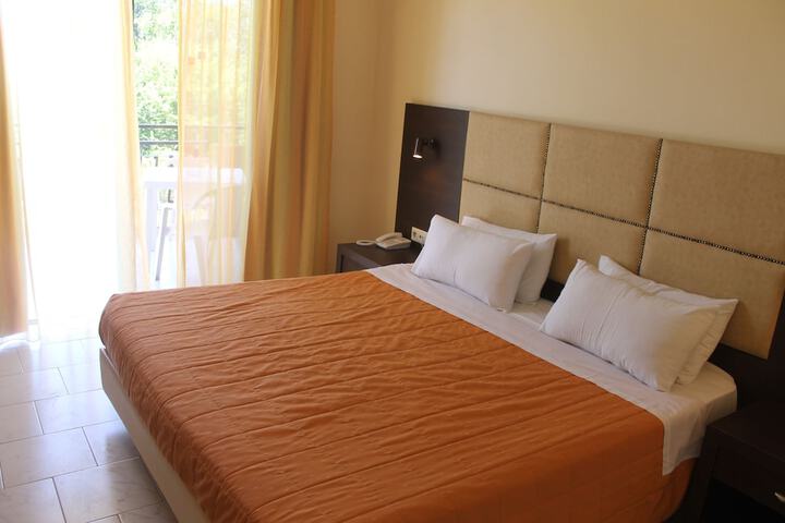 Room 7 of 50