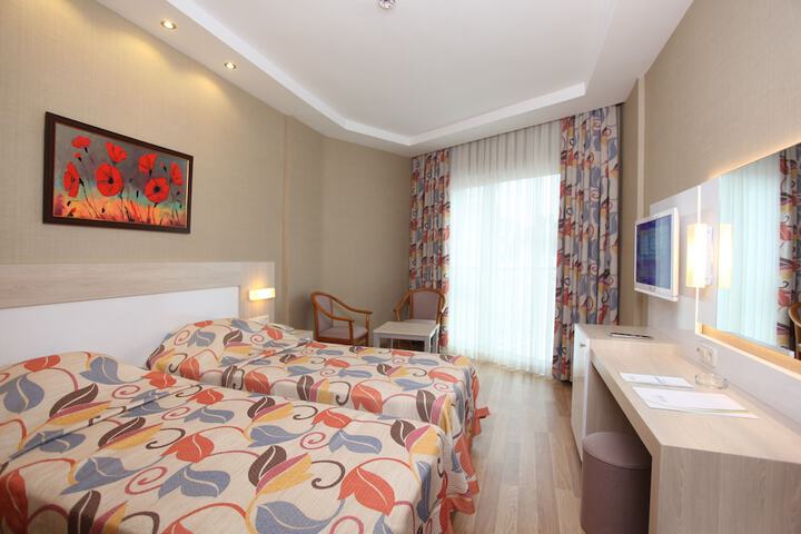 Room 4 of 44