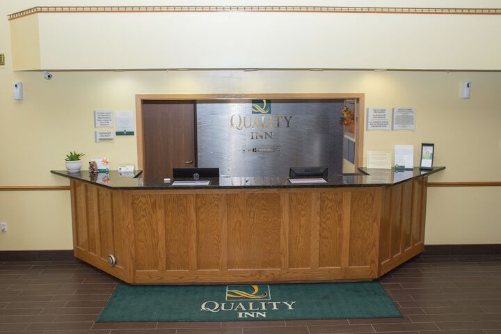 Check-in/check-out kiosk