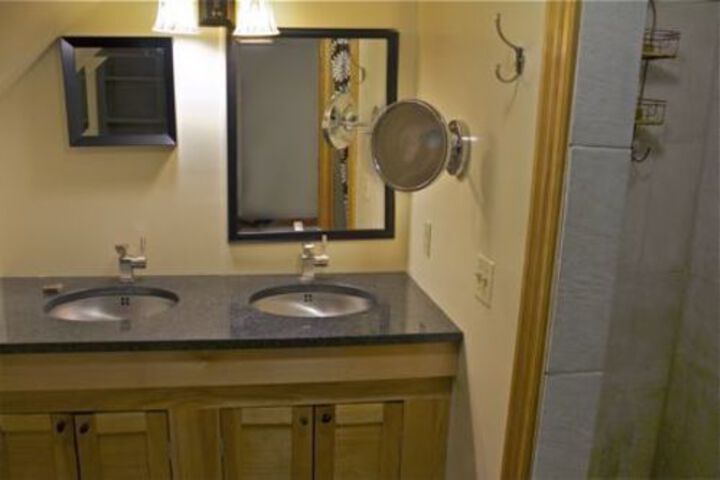 Room 53 of 118