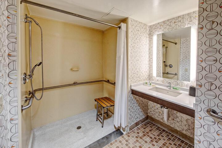 2 Queen Beds Mobility Accessible Roll Shower (7 of 9)