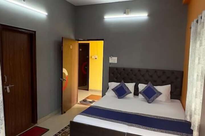 Room 12 of 39