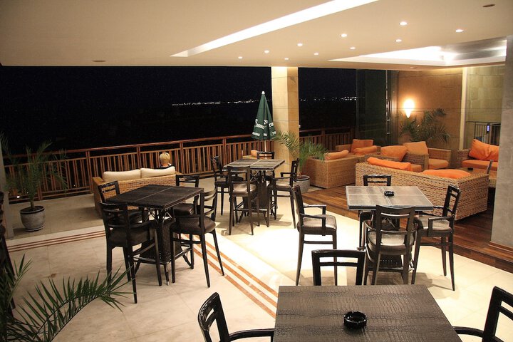 Lounge 175 of 209