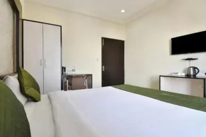 Room 3 of 12