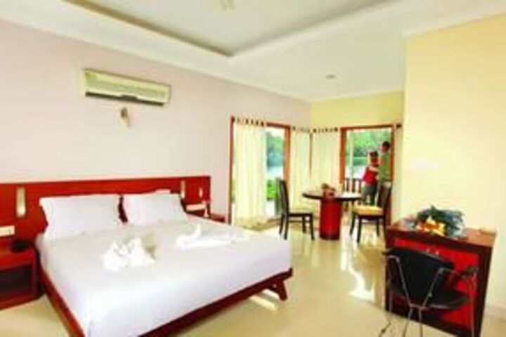 Room 32 of 49