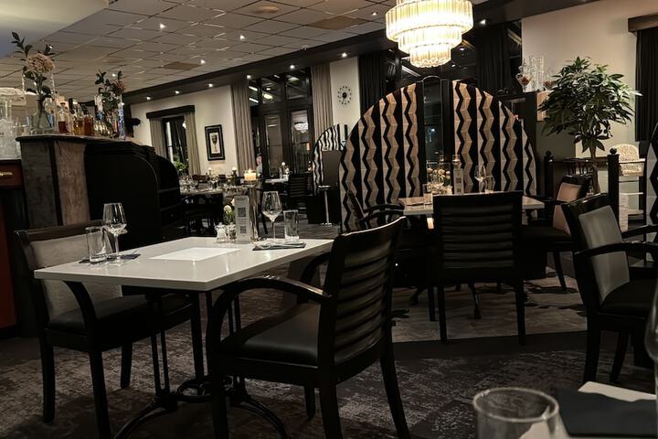 Dining 28 of 39