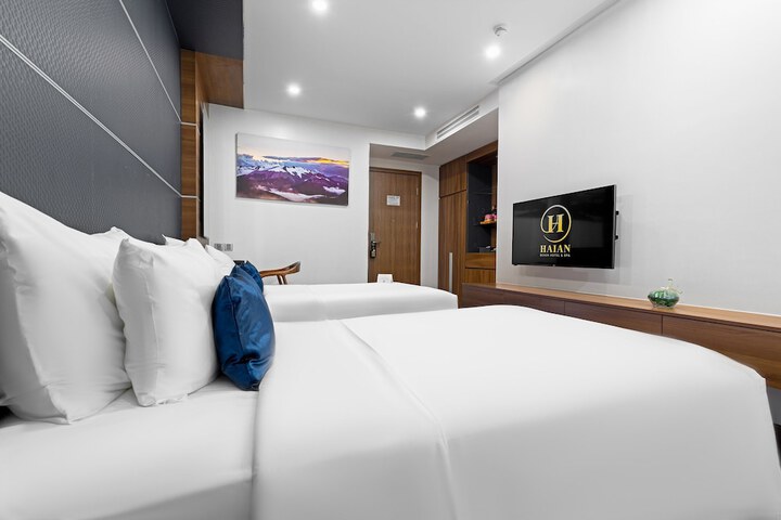 Room 42 of 203