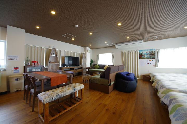 Room 4 of 22