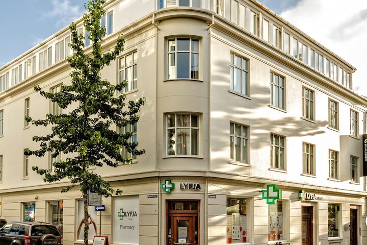 Hotel Entry