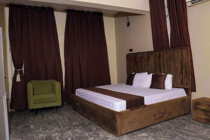 Room 10 of 56