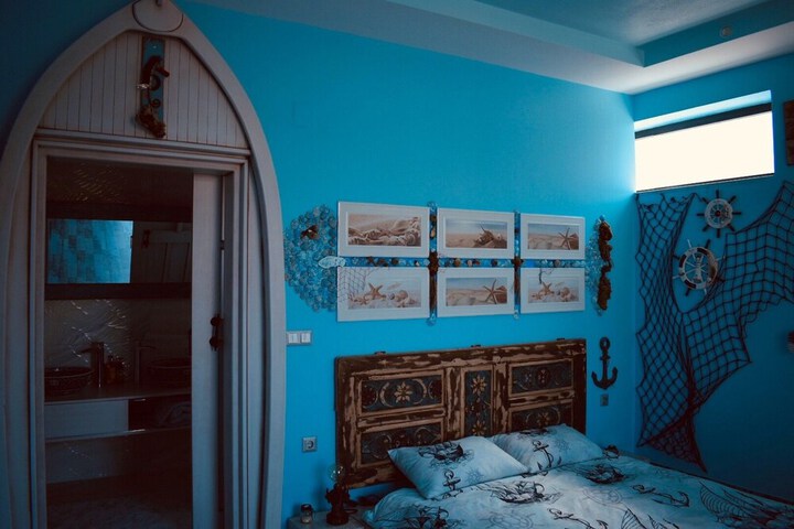 Room 10 of 97