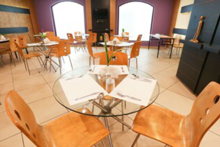Dining 94 of 97