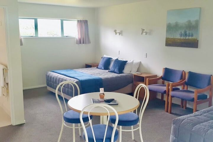 Room 5 of 65