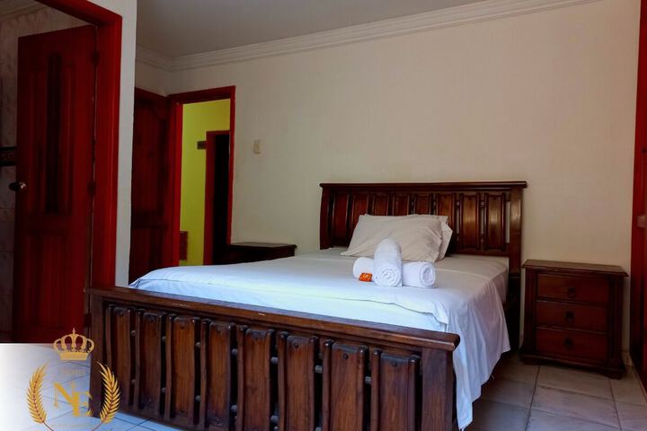 Room 6 of 33