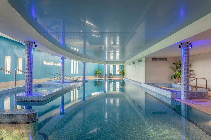 Hotel Pool