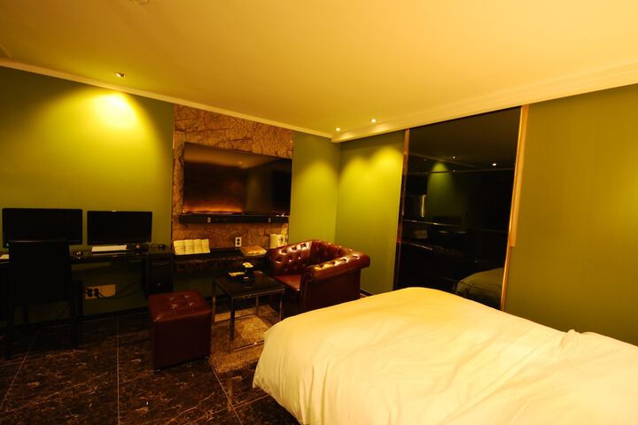 Room 4 of 44