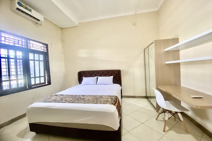 Room 11 of 24