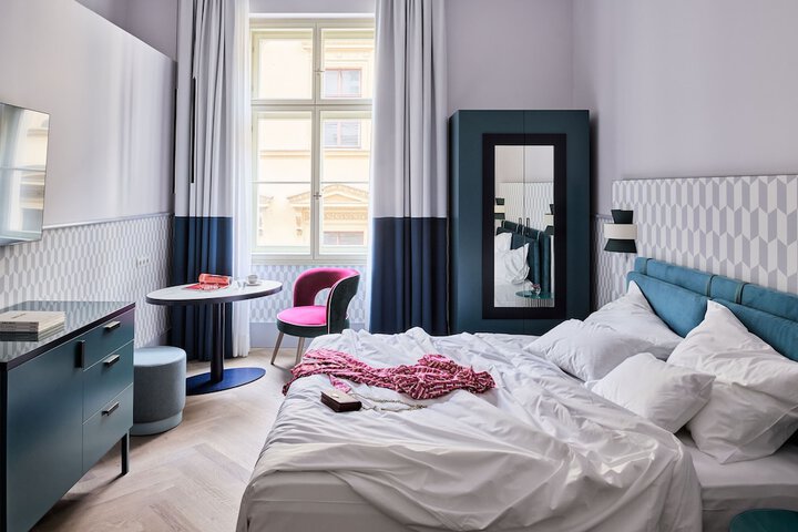 Room 10 of 64