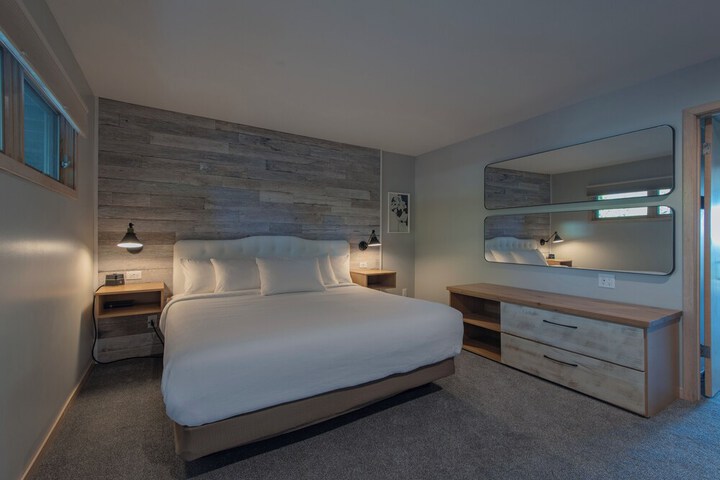 Room 12 of 69