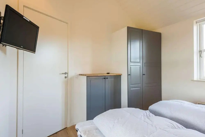 Room 3 of 22