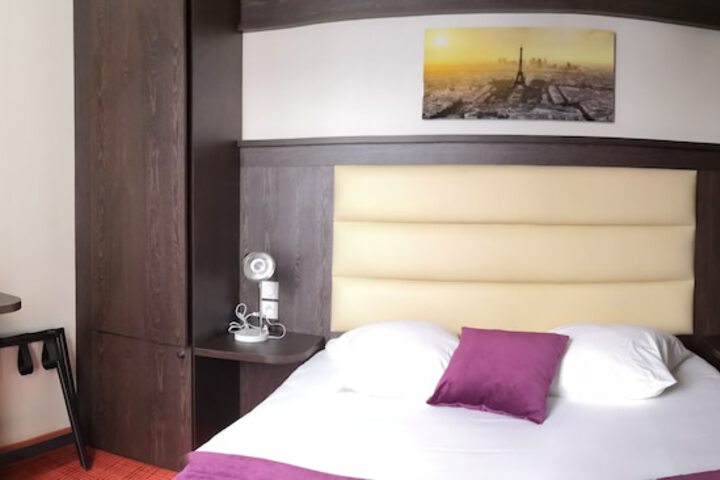 Room 13 of 34