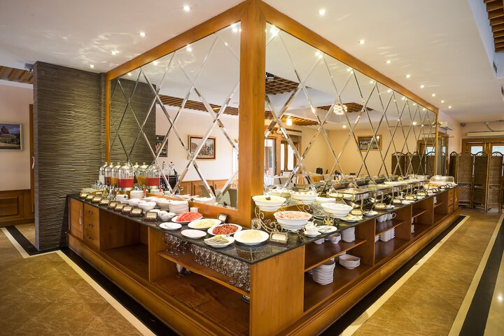 Dining 167 of 181