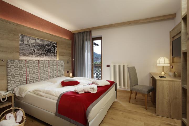 Room 10 of 81