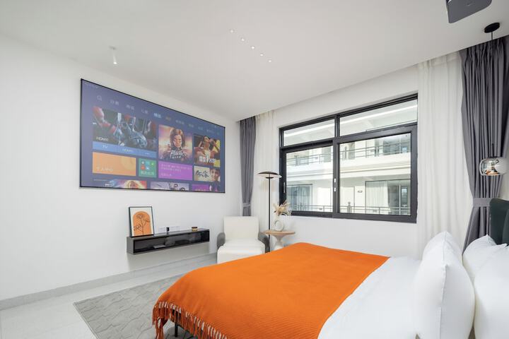 Room 10 of 107