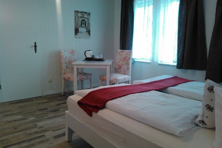 Room 8 of 35