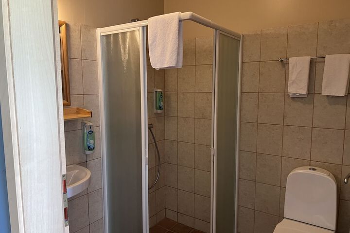 Room 32 of 68