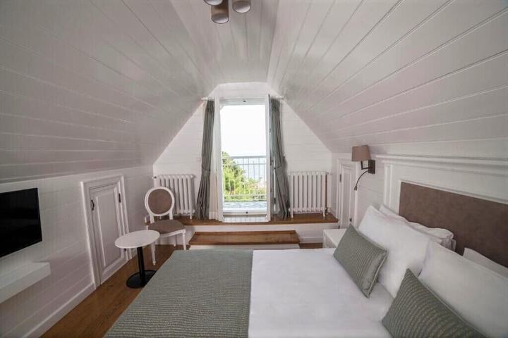 Room 22 of 71