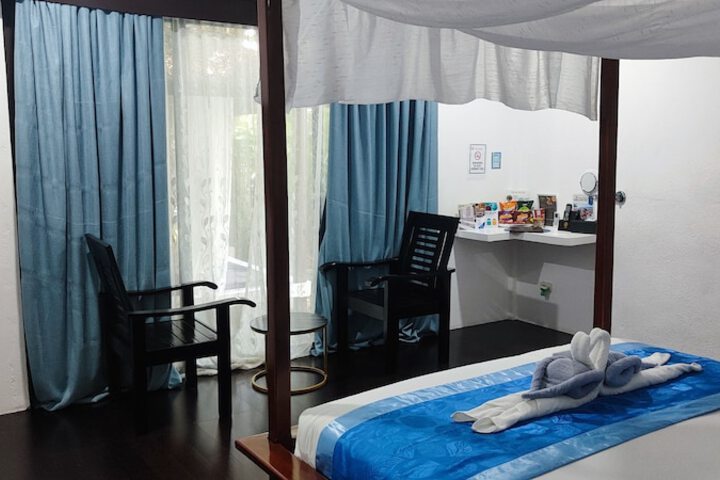 Room 8 of 61
