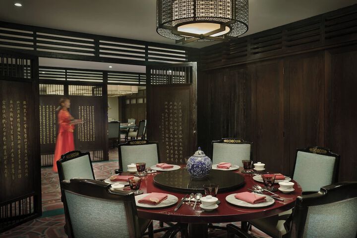 Dining 76 of 109