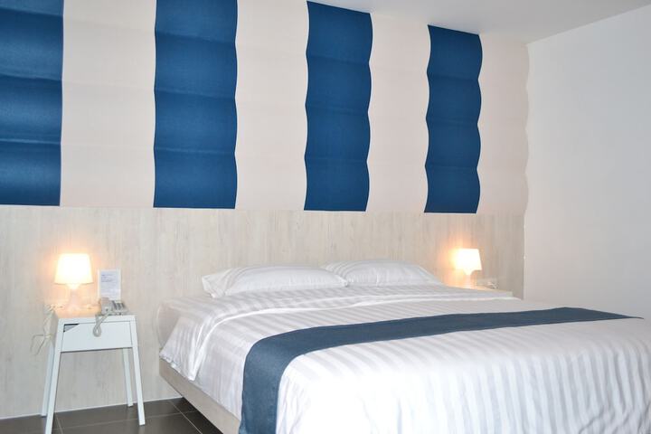 Room 17 of 64
