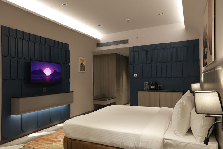 Room 2 of 17