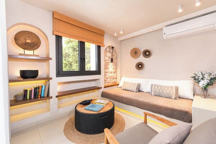 Room 3 of 61