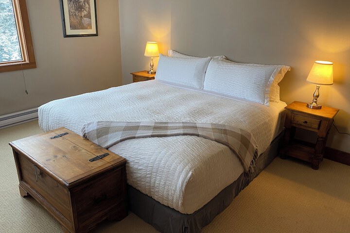 Room 10 of 28