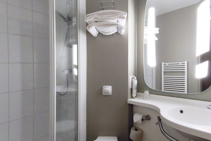 Room 15 of 41