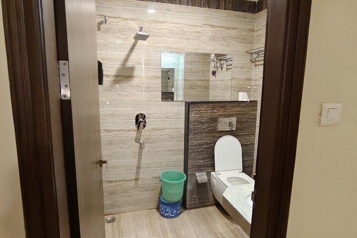 Room 21 of 26
