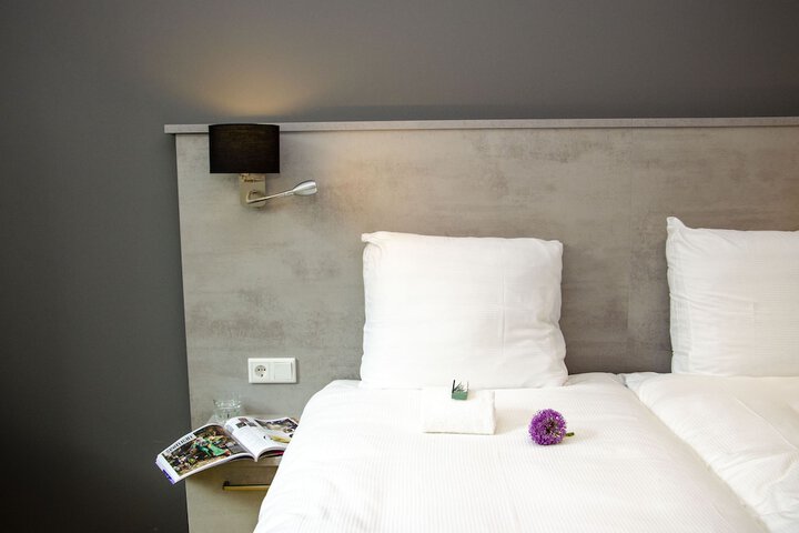 Room 7 of 28