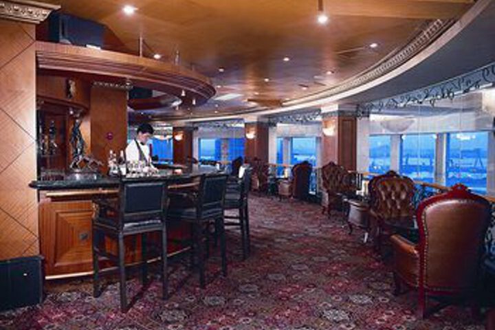 Lounge 12 of 36