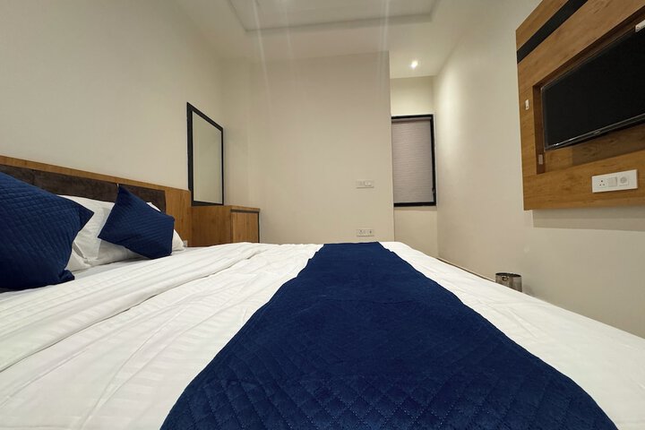 Room 15 of 35
