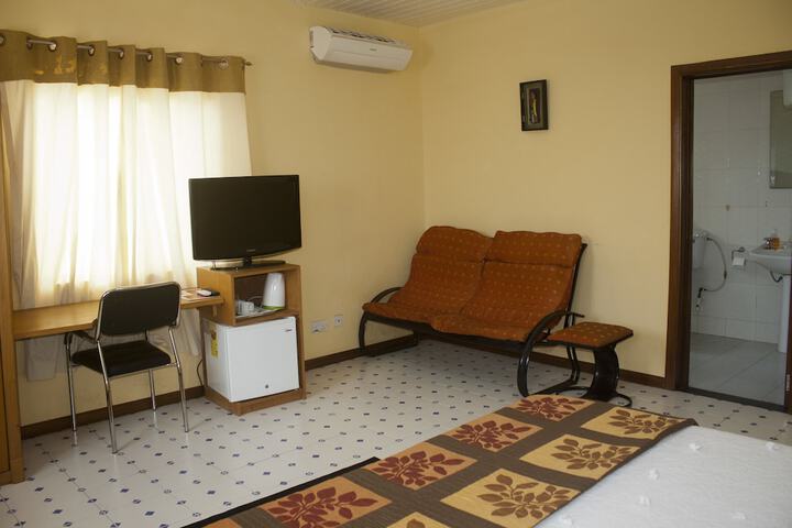 Room 13 of 66